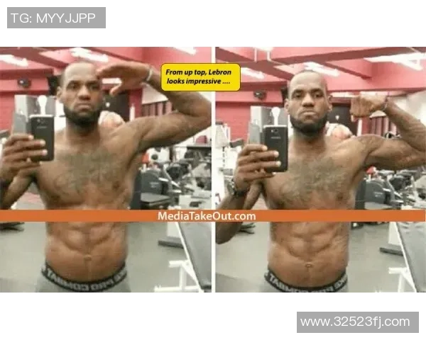 足球明星的鲨鱼肌揭秘：如何在赛场上展现力量与魅力